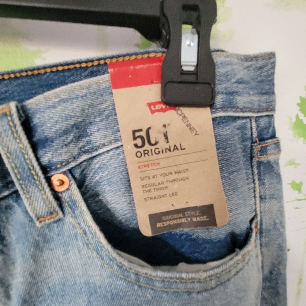 Levi's 501 33x32 Straight Leg Jeans. - Picture 6 of 10